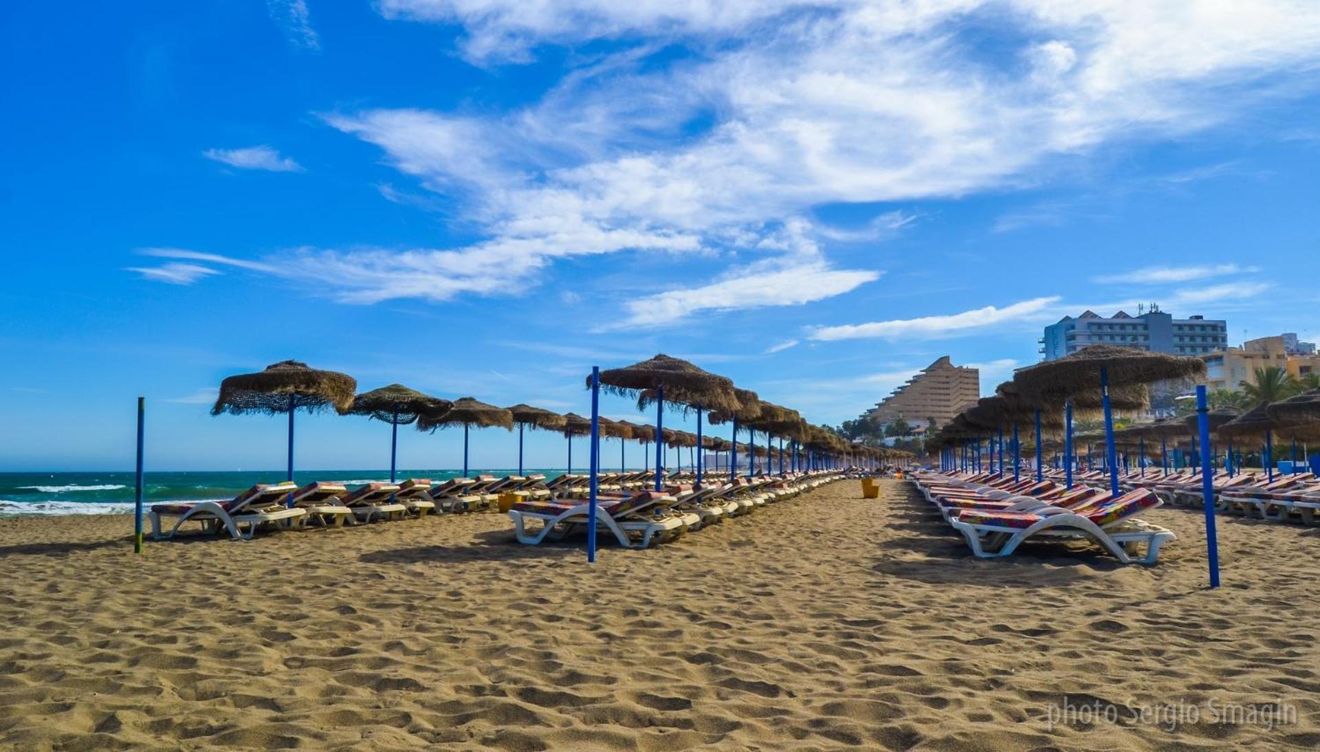 135 Agata Apartamentos. Piscina Y Playa. A Corta Distancia Del Centro. ベナルマデナ エクステリア 写真